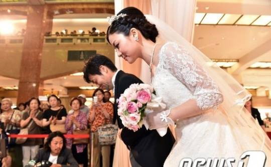 日本年轻人结婚意愿骤减
